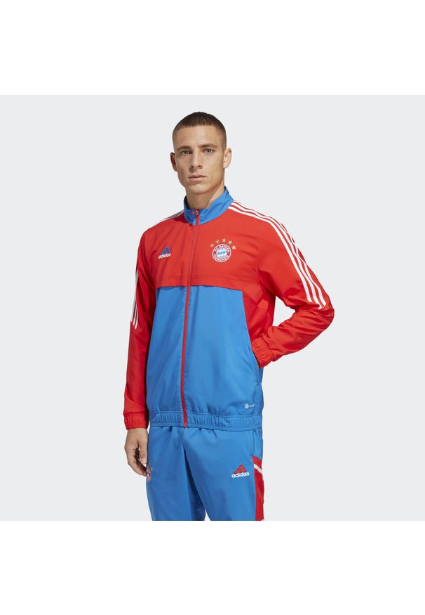 Bluza do piłki nożnej męska Adidas Bayern Munich Presentation Condivo 2022/23. Kolor: niebieski, wielokolorowy, czerwony