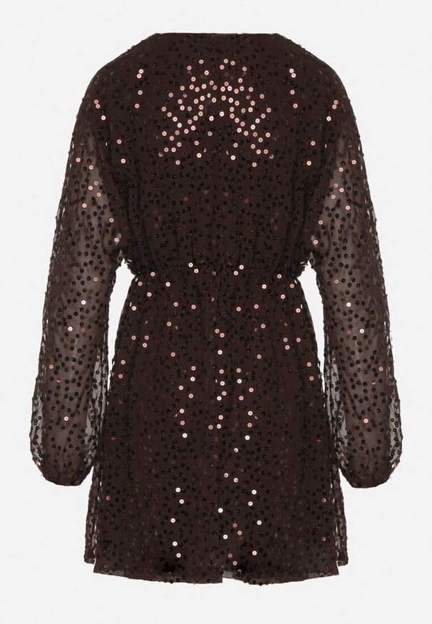 Born2be - Brązowa Cekinowa Sukienka o Rozkloszowanym Kroju z Długimi Rękawami Reira. Okazja: na imprezę. Kolor: brązowy. Materiał: poliester. Długość rękawa: długi rękaw. Styl: elegancki