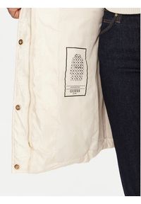 Guess Kurtka zimowa W5BL44 W2912 Beżowy Regular Fit. Kolor: beżowy. Materiał: syntetyk. Sezon: zima #4