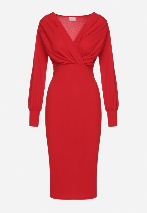 Born2be - Czerwona Dopasowana Sukienka Koktajlowa z Kopertowym Dekoltem Redalia. Okazja: na imprezę. Typ kołnierza: dekolt kopertowy. Kolor: czerwony. Typ sukienki: kopertowe. Styl: wizytowy
