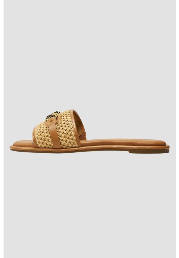 Michael Kors - MICHAEL KORS Brązowe klapki Ember. Kolor: brązowy