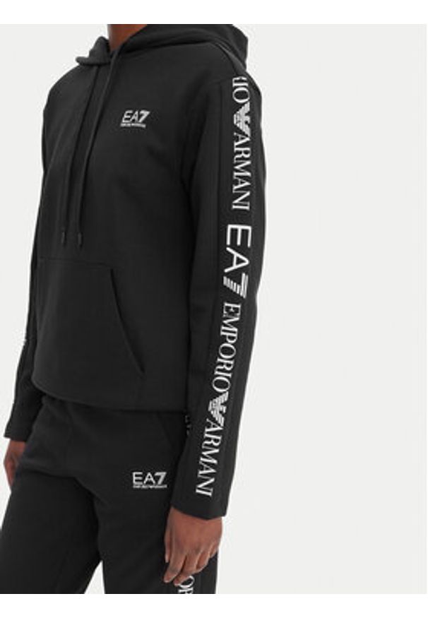 EA7 Emporio Armani Dres 7W000116 AF10443 MC001 Czarny Regular Fit. Kolor: czarny. Materiał: syntetyk