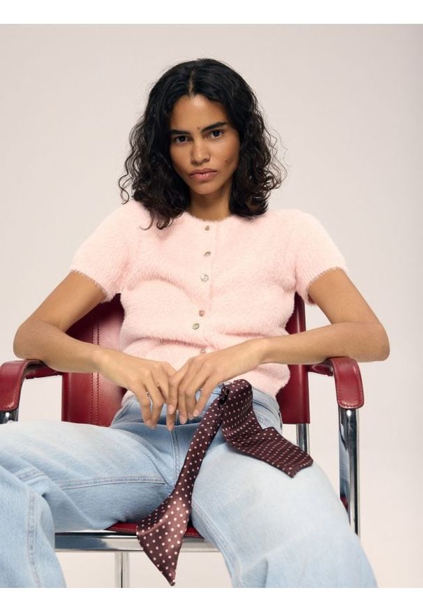 Reserved - Kardigan z krótkim rękawem - różowy. Kolor: różowy. Materiał: dzianina. Długość rękawa: krótki rękaw. Długość: krótkie