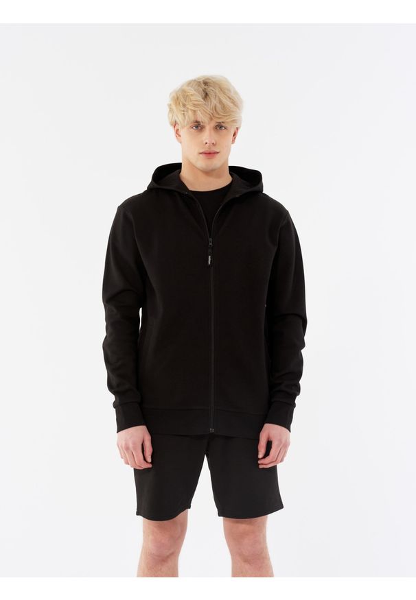 outhorn - Bluza rozpinana z kapturem męska. Okazja: na co dzień. Typ kołnierza: kaptur. Materiał: poliester, bawełna, dzianina, dresówka. Styl: sportowy, casual, klasyczny