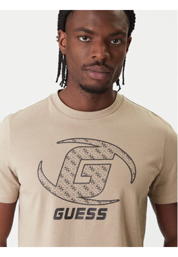 Guess T-Shirt Z6RI06 I3Z14 Beżowy Regular Fit. Kolor: beżowy. Materiał: bawełna