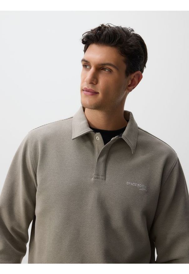 Reserved - Bluza z kołnierzem - beżowy. Kolor: beżowy. Materiał: dzianina, bawełna