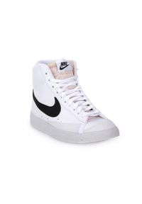 Buty do chodzenia damskie Nike 101 Blazer Mid 77 Next Nature. Zapięcie: sznurówki. Kolor: biały. Materiał: guma, skóra, syntetyk, materiał. Szerokość cholewki: normalna. Sport: turystyka piesza