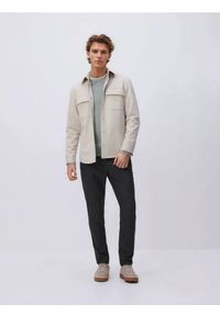 Reserved - Spodnie carrot z wiązaniem - czarny. Kolor: czarny. Materiał: tkanina, wiskoza