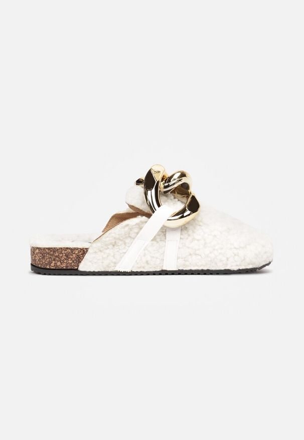 Renee - Białe Klapki z Ozdobnym Łańcuchem Dewerli. Kolor: biały. Materiał: satyna, jeans. Styl: elegancki