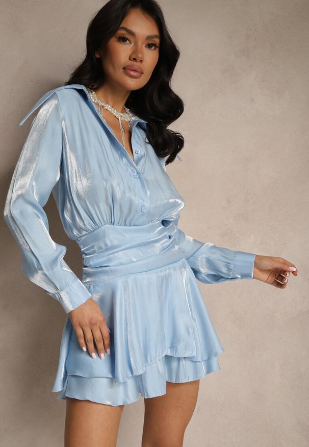 Renee - Niebieska Wiskozowa Sukienka o Koszulowym Fasonie z Falbanami Lioelle. Okazja: na co dzień. Kolor: niebieski. Materiał: wiskoza. Typ sukienki: koszulowe. Styl: casual