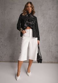 Renee - Czarna Falbaniasta Koszula z Wiskozy w Kropki ze Stójką Aegista. Typ kołnierza: kołnierzyk stójkowy. Kolor: czarny. Materiał: wiskoza. Wzór: kropki #8
