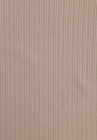 Born2be - Beżowy Gładki T-shirt w Klasycznym Stylu Salodone. Okazja: do pracy, na co dzień. Kolor: beżowy. Materiał: materiał, jeans. Wzór: gładki. Styl: klasyczny #2