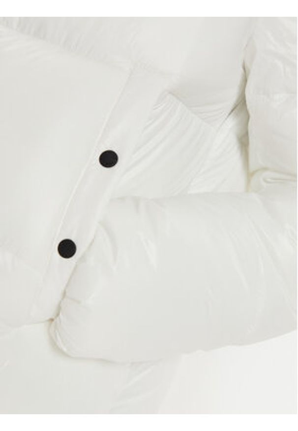 Save The Duck Kurtka zimowa D39370W LUCK19 Biały Regular Fit. Kolor: biały. Materiał: syntetyk. Sezon: zima