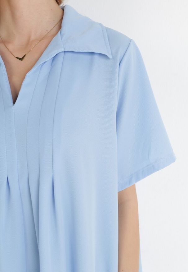 Born2be - Niebieska Rozkloszowana Sukienka z Zakładkami i Kołnierzykiem Alisano. Kolor: niebieski. Wzór: aplikacja. Sezon: lato