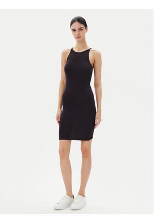 Pieces Sukienka codzienna Jane 17155478 Czarny Slim Fit. Okazja: na co dzień. Kolor: czarny. Materiał: wiskoza. Typ sukienki: proste. Styl: casual