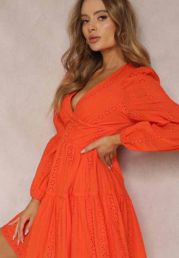 Renee - Pomarańczowa Sukienka Arierith. Kolor: pomarańczowy. Wzór: kwiaty, aplikacja, haft. Typ sukienki: rozkloszowane