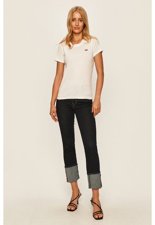 Levi's® - Levi's - T-shirt. Okazja: na spotkanie biznesowe. Kolor: biały. Materiał: dzianina. Wzór: aplikacja. Styl: biznesowy