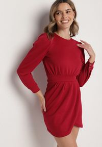 Born2be - Różowa Sukienka z Marszczeniem i Bufiastymi Rękawami Redenia. Kolor: różowy. Styl: klasyczny, elegancki #5