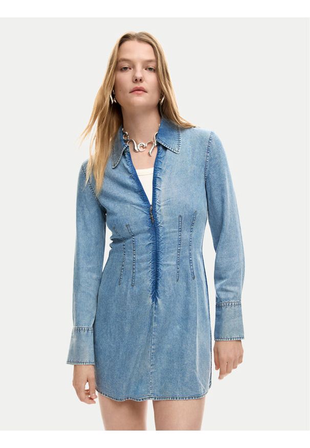 Desigual Sukienka jeansowa Lonan 26SWVD03 Niebieski Slim Fit. Kolor: niebieski. Materiał: lyocell
