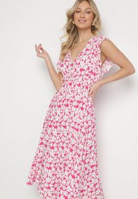 Born2be - Fuksjowa Bawełniana Sukienka w Kwiatki o Rozkloszowanym Kroju z Gumką Alanilia. Okazja: na co dzień. Typ kołnierza: dekolt w kształcie V. Kolor: różowy. Wzór: kwiaty. Typ sukienki: rozkloszowane. Materiał: bawełna. Długość rękawa: krótki rękaw. Sezon: wiosna, lato. Styl: casual, elegancki #3