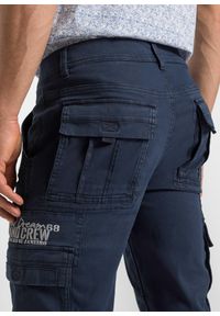 bonprix - Długie bermudy ze stretchem z kieszeniami cargo, regular fit. Kolor: niebieski. Długość: długie. Styl: elegancki #3