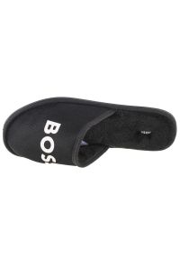 BOSS - Kapcie Boss Logo Slippers Jr J29312-09B czarne. Kolor: czarny. Materiał: syntetyk. Szerokość cholewki: normalna. Sport: turystyka piesza #2