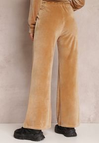 Renee - Beżowe Spodnie Dresowe Szerokie z Weluru Dilko. Kolor: beżowy. Materiał: welur, dresówka