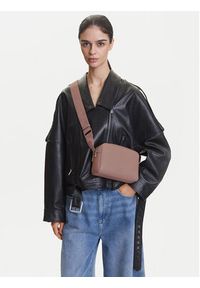 Calvin Klein Jeans Torebka Ultralight Camera Bag21 Pu LV04K3124G Różowy. Kolor: różowy. Materiał: skórzane #6