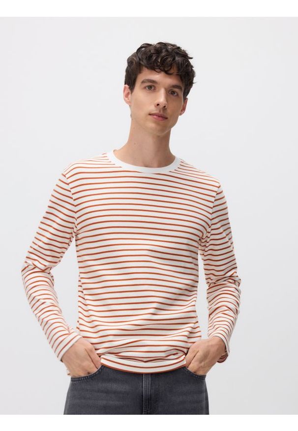 Reserved - Bawełniany longsleeve - złamana biel. Materiał: bawełna. Długość rękawa: długi rękaw. Długość: długie