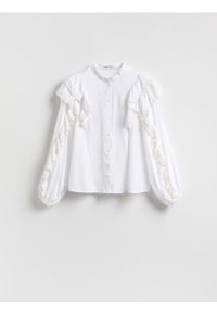 Reserved - Koszula z falbanami - biały. Kolor: biały. Materiał: wiskoza, tkanina