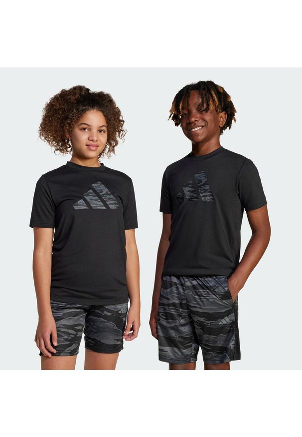 Adidas - Koszulka Training Essentials Camo-Print Kids. Kolor: czarny. Materiał: tkanina. Technologia: ClimaCool (Adidas). Wzór: nadruk. Sport: joga i pilates