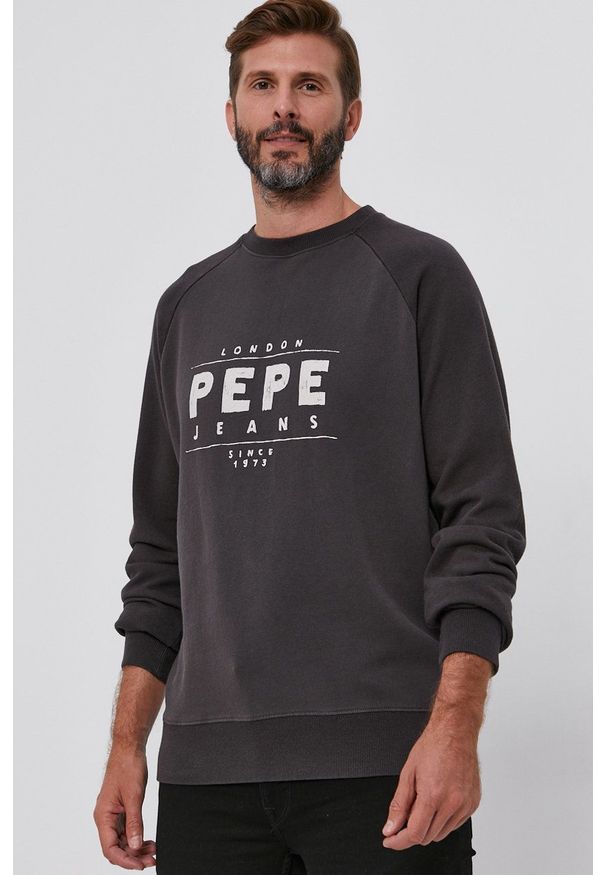 Pepe Jeans Bluza bawełniana męska kolor szary z nadrukiem. Okazja: na co dzień. Kolor: szary. Materiał: bawełna. Długość rękawa: raglanowy rękaw. Wzór: nadruk. Styl: casual