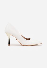 Born2be - Białe Szpilki VICES z Wkładką ze Skóry Naturalnej i Metalicznym Akcentem Oshiera. Okazja: na co dzień. Kolor: biały. Materiał: skóra. Wzór: aplikacja. Obcas: na szpilce. Styl: elegancki, klasyczny, casual #1