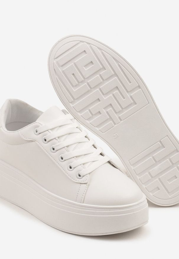 Born2be - Białe Klasyczne Sneakersy na Grubej Podeszwie Tosirra. Okazja: na co dzień. Kolor: biały. Materiał: jeans