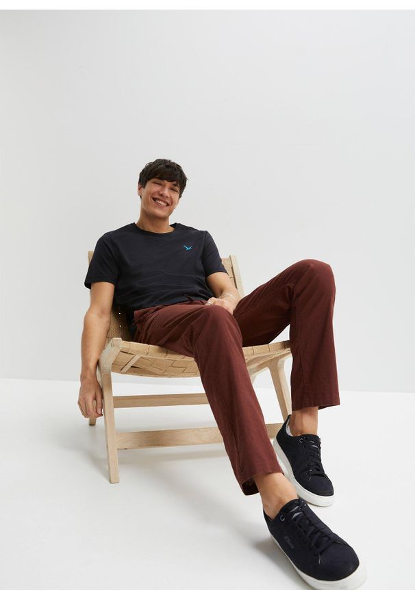 bonprix - T-shirt (3 szt.). Kolor: biały. Wzór: haft