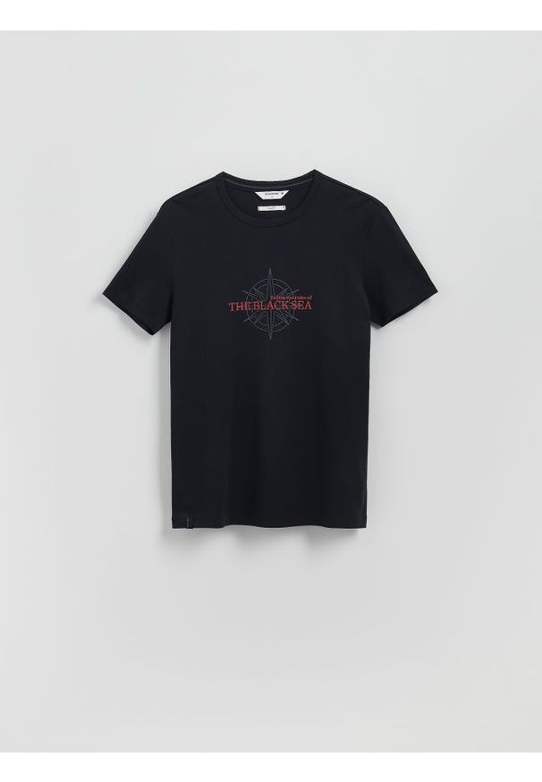 Reserved - T-shirt slim fit z nadrukiem - czarny. Kolor: czarny. Materiał: bawełna. Wzór: nadruk
