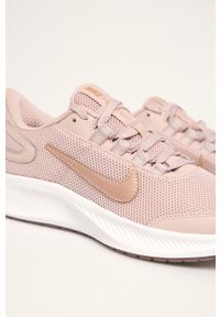 Nike - Buty Run All Day 2. Nosek buta: okrągły. Zapięcie: sznurówki. Kolor: różowy. Materiał: materiał, guma. Obcas: na obcasie. Wysokość obcasa: średni. Sport: bieganie #4