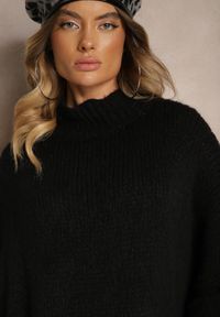 Renee - Czarny Golf Oversize z Domieszką Wełny Asintavira. Okazja: na co dzień. Typ kołnierza: golf. Kolor: czarny. Materiał: wełna. Długość rękawa: długi rękaw. Długość: długie. Styl: elegancki, casual #5