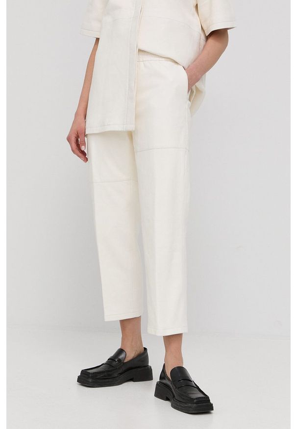 Birgitte Herskind spodnie skórzane damskie kolor biały proste high waist. Okazja: na co dzień. Stan: podwyższony. Kolor: biały. Materiał: skóra. Styl: casual