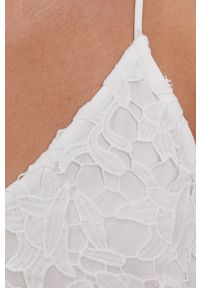 Vero Moda Sukienka kolor biały midi rozkloszowana. Kolor: biały. Długość rękawa: na ramiączkach. Długość: midi #3