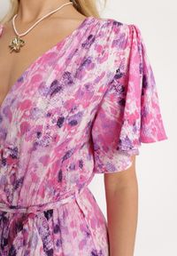 Born2be - Różowa Sukienka Efiva. Typ kołnierza: dekolt w kształcie V. Kolor: różowy. Długość rękawa: krótki rękaw. Styl: elegancki #2