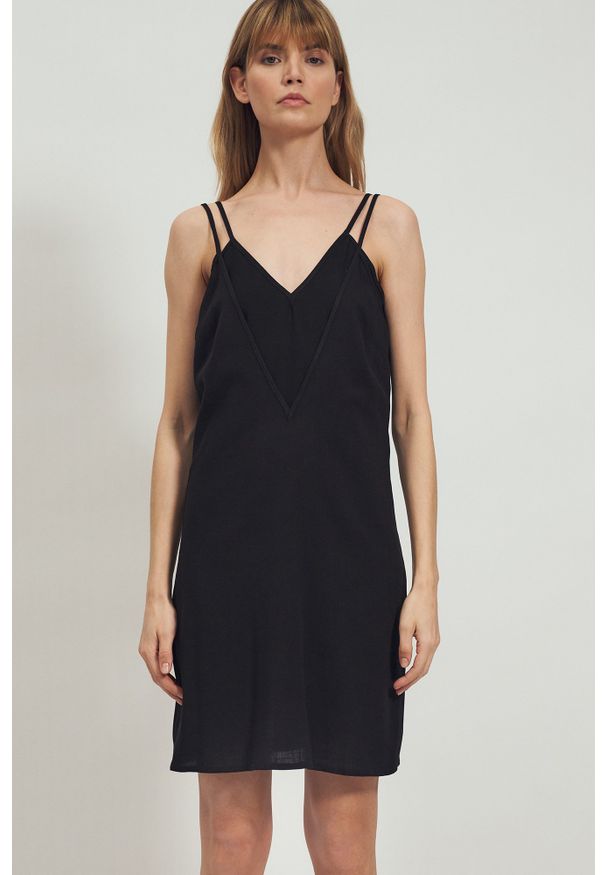 Nife - Czarna Sukienka na Podwójnych Ramiączkach. Kolor: czarny. Materiał: wiskoza. Długość rękawa: na ramiączkach