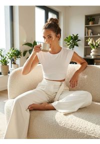 Sinsay - Spodnie palazzo z paskiem - kremowy. Kolor: kremowy #1