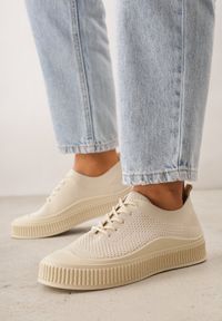Born2be - Beżowe Siateczkowe Trampki na Tłoczonej Podeszwie Eezore. Kolor: beżowy. Materiał: jeans. Obcas: na obcasie. Wysokość obcasa: niski #1