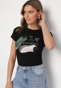 Born2be - Czarny Bawełniany T-shirt z Nadrukiem z Cyrkoniami Karissen. Okazja: na co dzień. Kolor: czarny. Materiał: bawełna. Wzór: nadruk. Styl: klasyczny, casual, elegancki #7