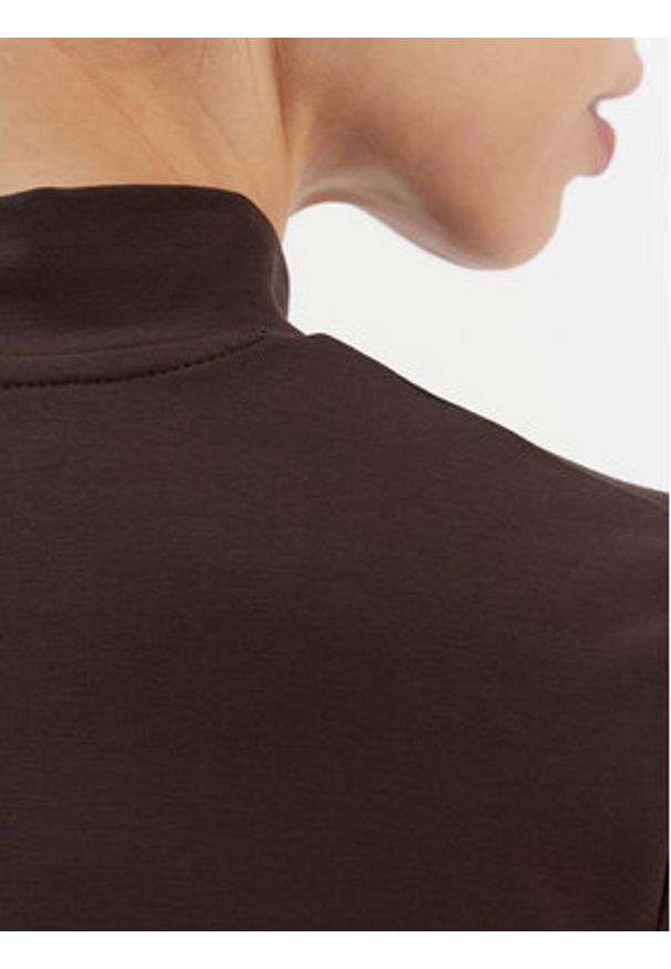 Guess Sukienka codzienna V6RK04 J1314 Brązowy Regular Fit. Okazja: na co dzień. Kolor: brązowy. Materiał: bawełna. Typ sukienki: proste. Styl: casual