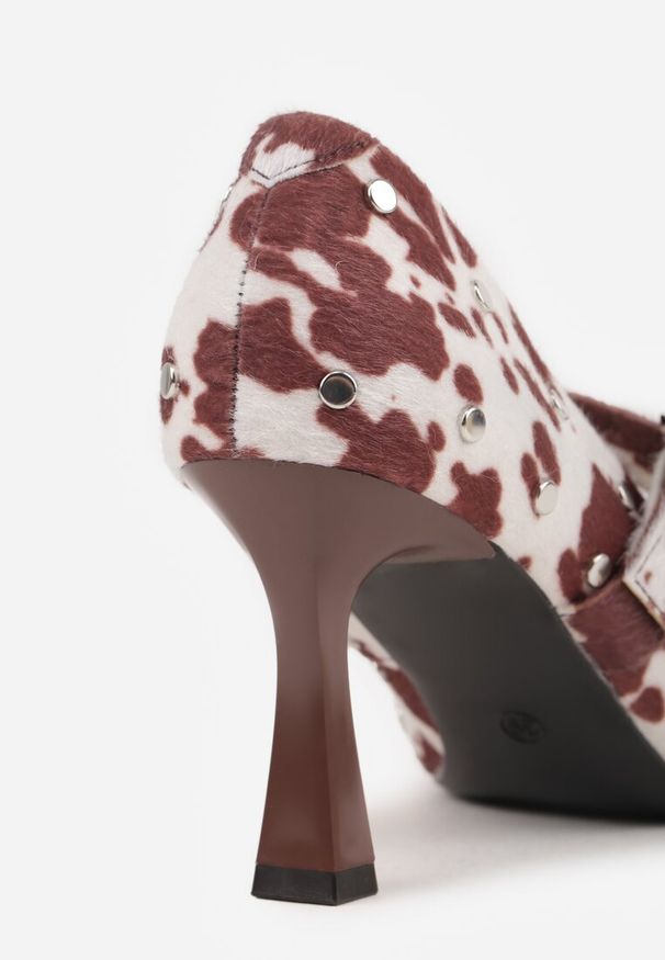 Renee - Brązowe Czółenka Vices w Krowie Łaty na Szpilce z Wkładką ze Skóry Naturalnej Ozdobione Nitami Rileinea Viralowe. Okazja: na co dzień. Zapięcie: sprzączka. Kolor: brązowy. Materiał: skóra. Wzór: aplikacja. Obcas: na szpilce. Styl: elegancki, klasyczny, casual