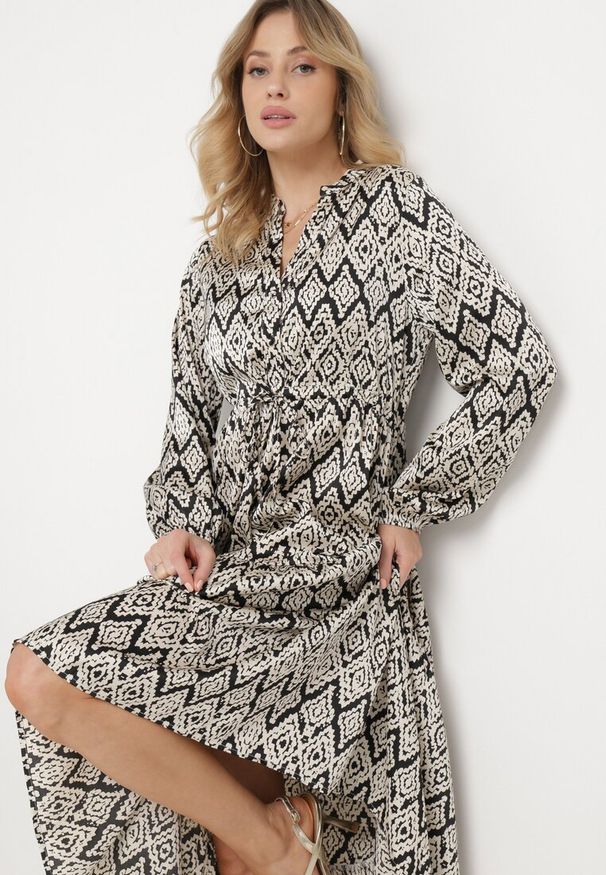 Born2be - Czarno-Biała Rozkloszowana Sukienka Ściągana w Pasie Sznurkiem, Zapinana na Guziki Biemarie. Kolor: czarny