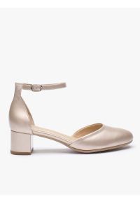 Ryłko - Platynowe ślubne czółenka ze skóry licowej. Okazja: na wesele, na ślub cywilny. Nosek buta: okrągły. Zapięcie: sprzączka. Kolor: beżowy. Materiał: skóra. Obcas: na obcasie. Styl: klasyczny, elegancki, street. Wysokość obcasa: średni #1