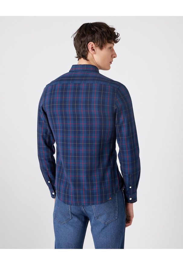Wrangler - WRANGLER LS 1 PKT BUTTON DOWN MĘSKA KOSZULA MATERIAŁOWA DARK BLUE TEAL W5F34MB16 112130122. Typ kołnierza: button down. Materiał: materiał